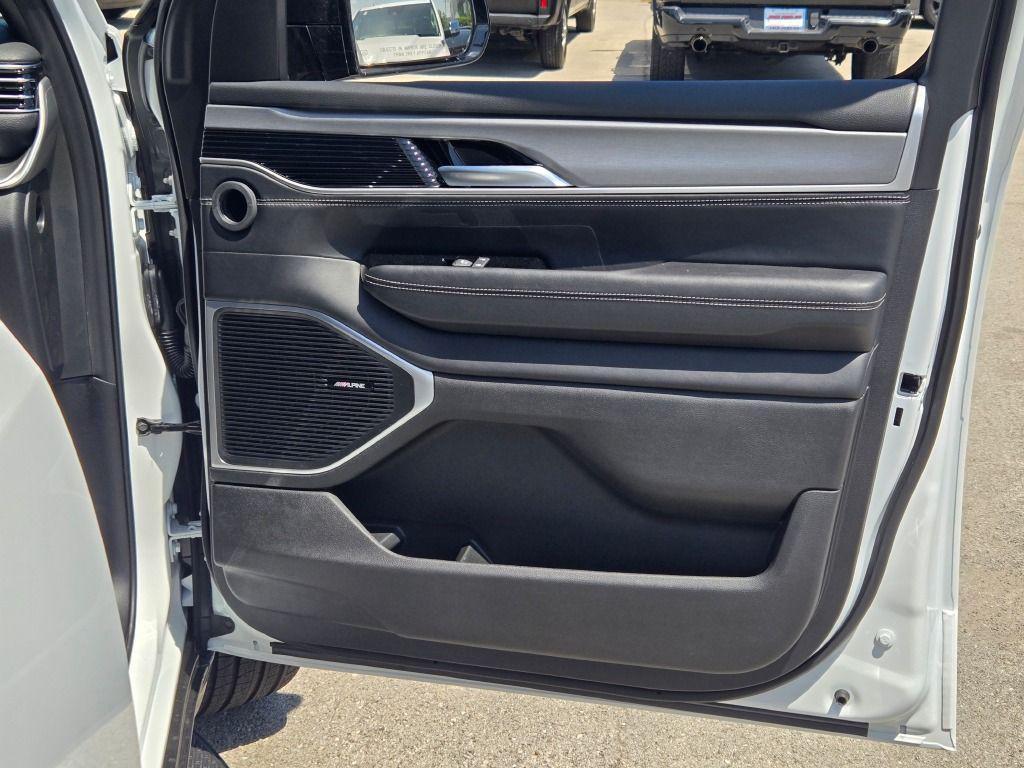 new 2025 Jeep Wagoneer car, priced at $73,977