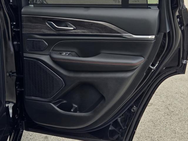 new 2025 Jeep Grand Cherokee car, priced at $59,711