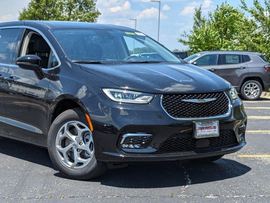 new 2024 Chrysler Pacifica car, priced at $46,780