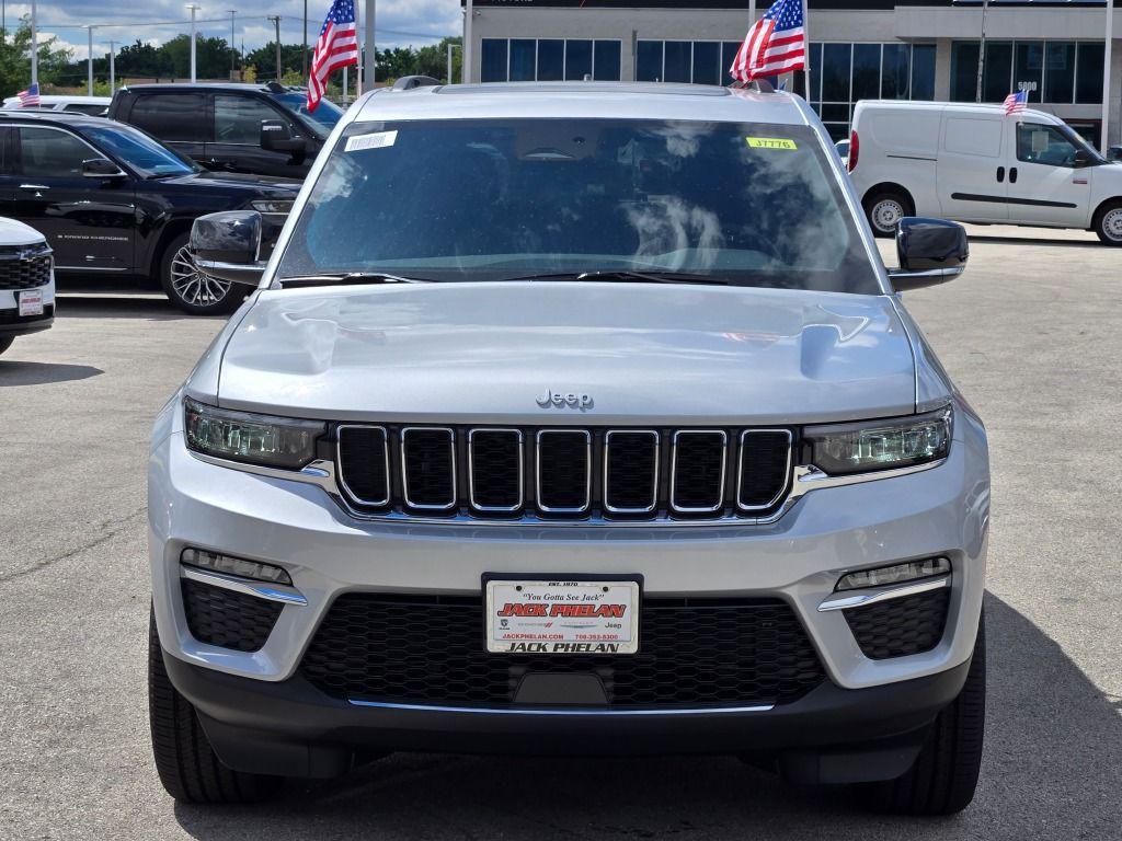 new 2025 Jeep Grand Cherokee car, priced at $47,224