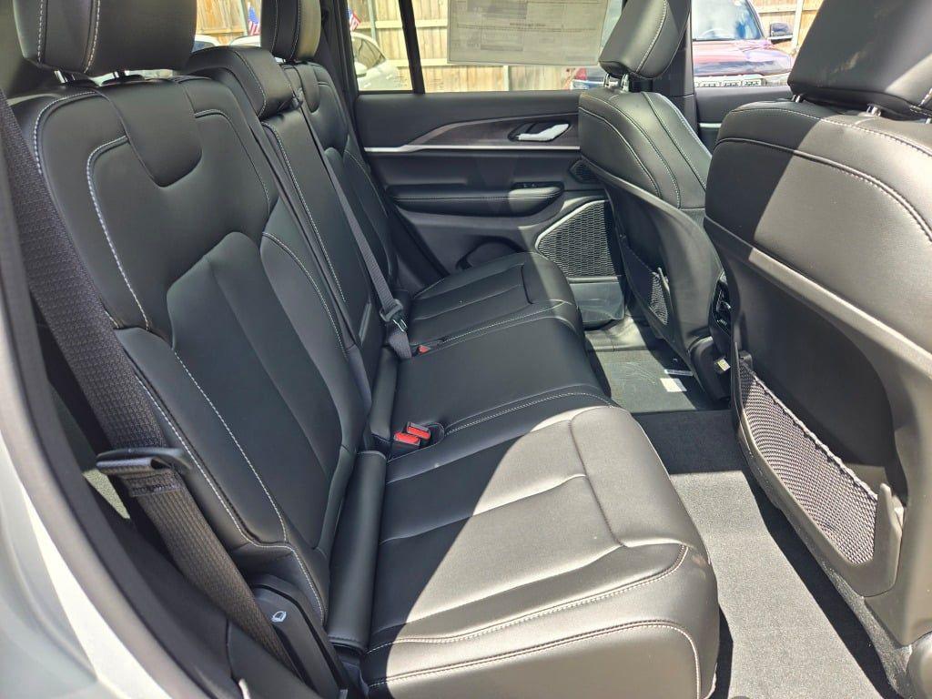 new 2025 Jeep Grand Cherokee car, priced at $47,224