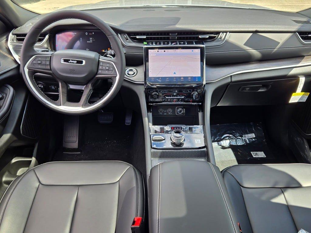 new 2025 Jeep Grand Cherokee car, priced at $47,224