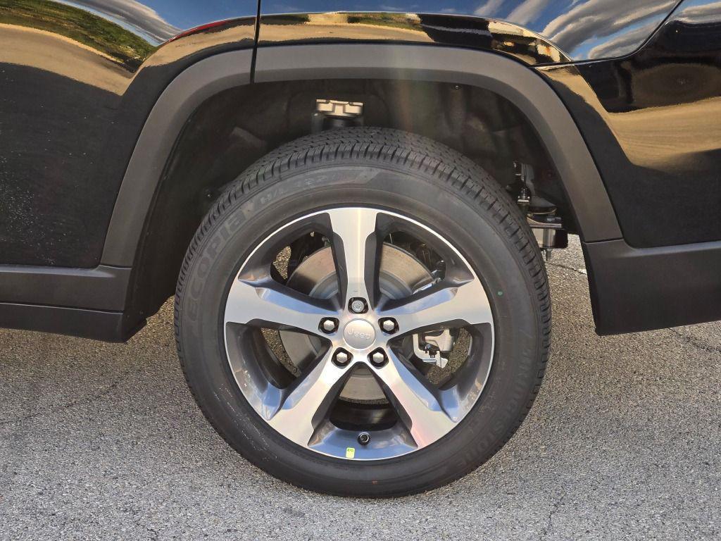 new 2025 Jeep Grand Cherokee L car, priced at $46,649