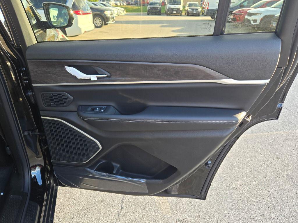 new 2025 Jeep Grand Cherokee L car, priced at $46,649