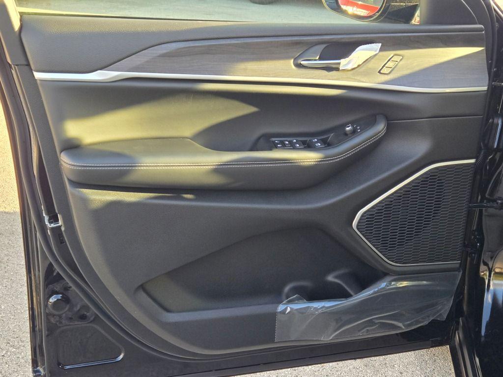 new 2025 Jeep Grand Cherokee L car, priced at $46,649