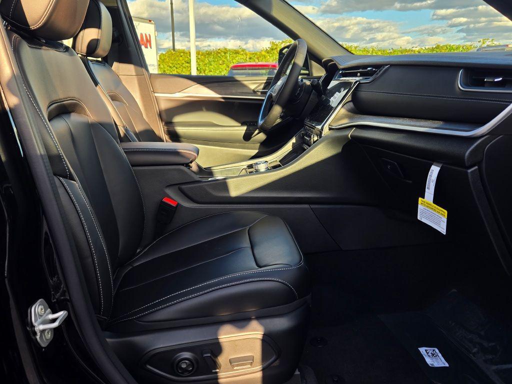 new 2025 Jeep Grand Cherokee L car, priced at $46,649