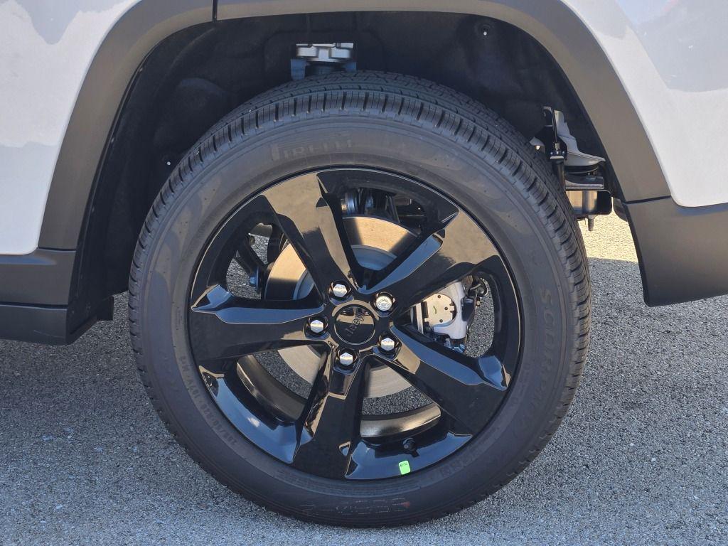 new 2025 Jeep Grand Cherokee car, priced at $46,338