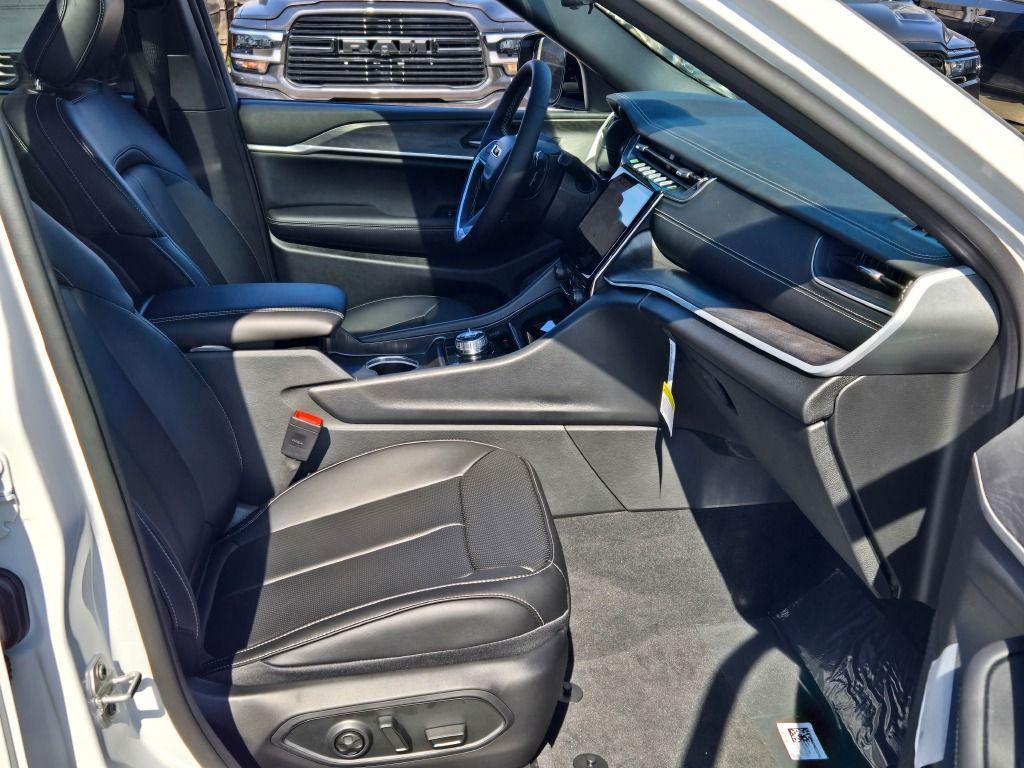 new 2025 Jeep Grand Cherokee car, priced at $46,338