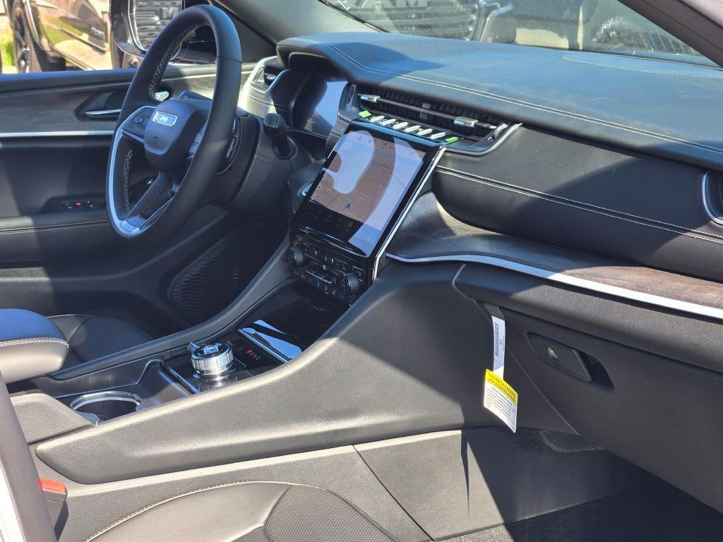 new 2025 Jeep Grand Cherokee car, priced at $46,338