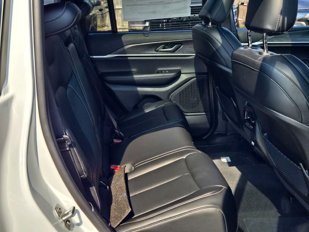 new 2025 Jeep Grand Cherokee car, priced at $46,338