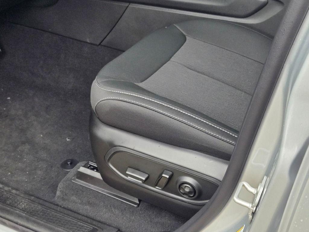 new 2025 Jeep Grand Cherokee car, priced at $37,664