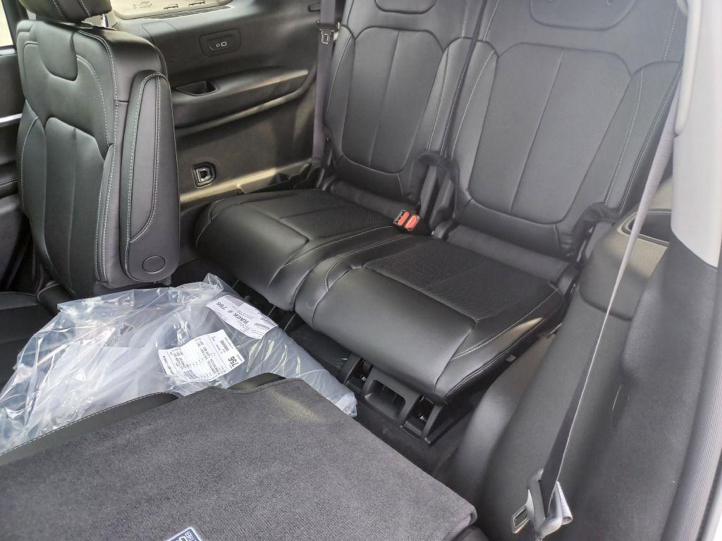 new 2024 Jeep Grand Cherokee L car, priced at $46,860