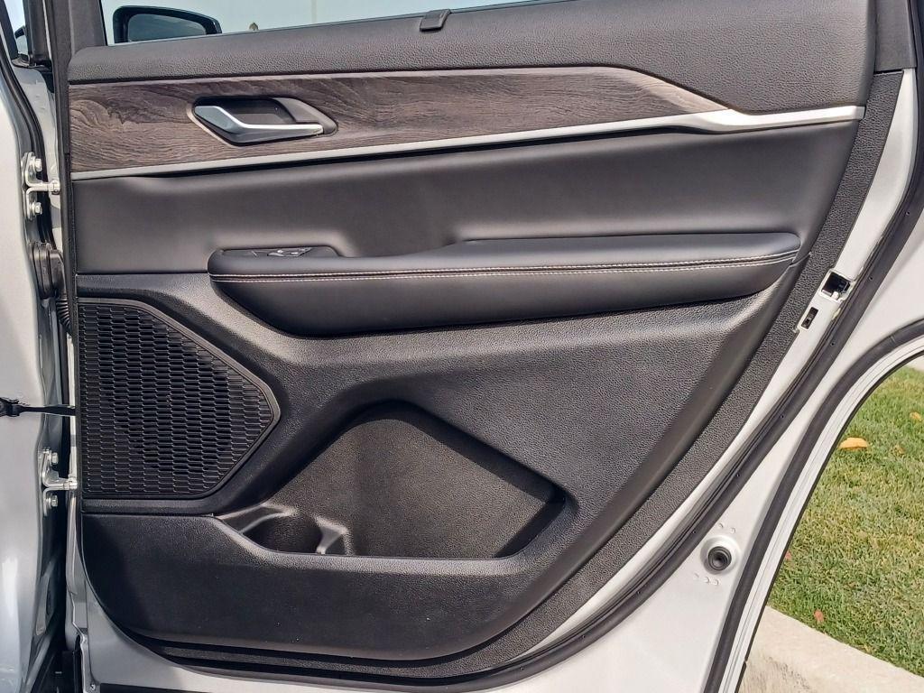 new 2024 Jeep Grand Cherokee L car, priced at $46,860