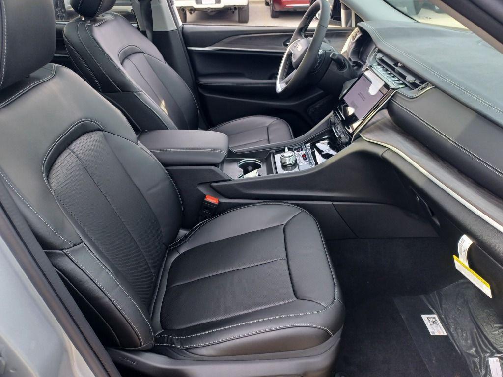new 2024 Jeep Grand Cherokee L car, priced at $46,860