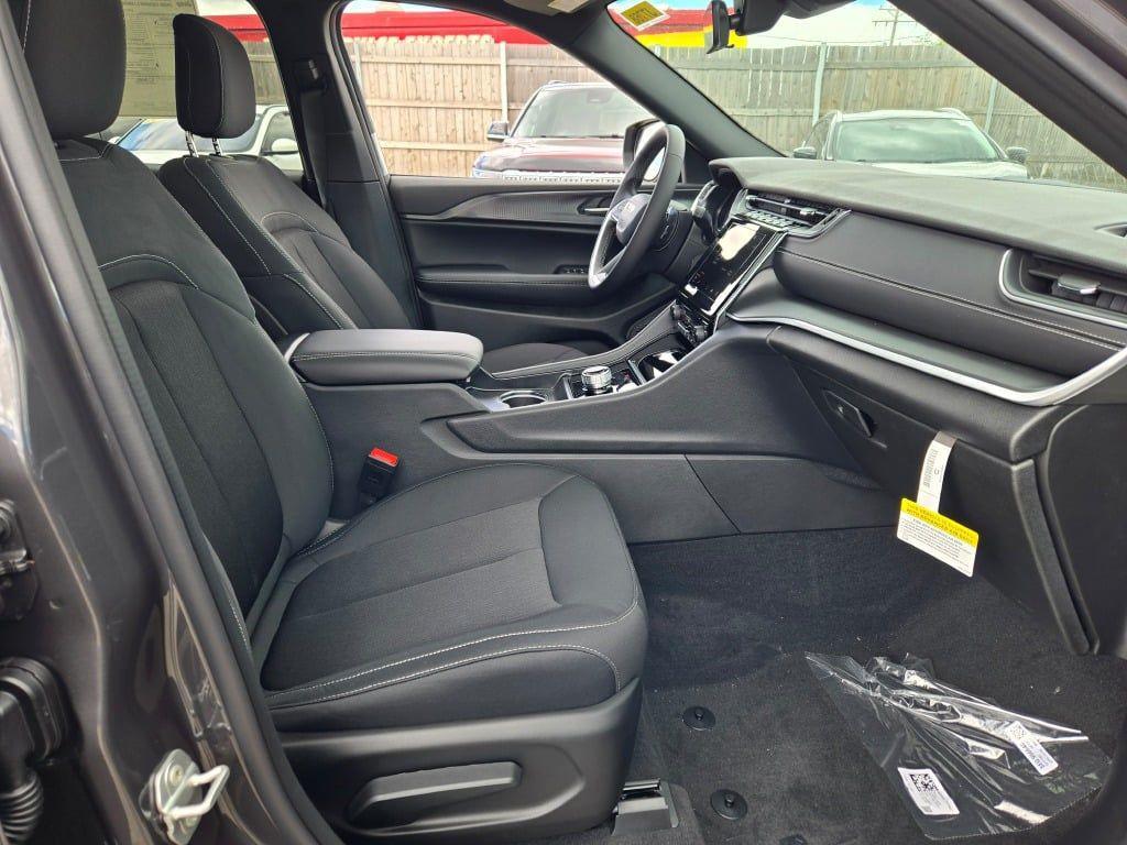 new 2025 Jeep Grand Cherokee L car, priced at $36,907