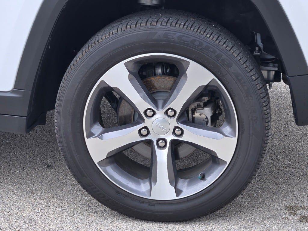 used 2024 Jeep Grand Cherokee car, priced at $38,889