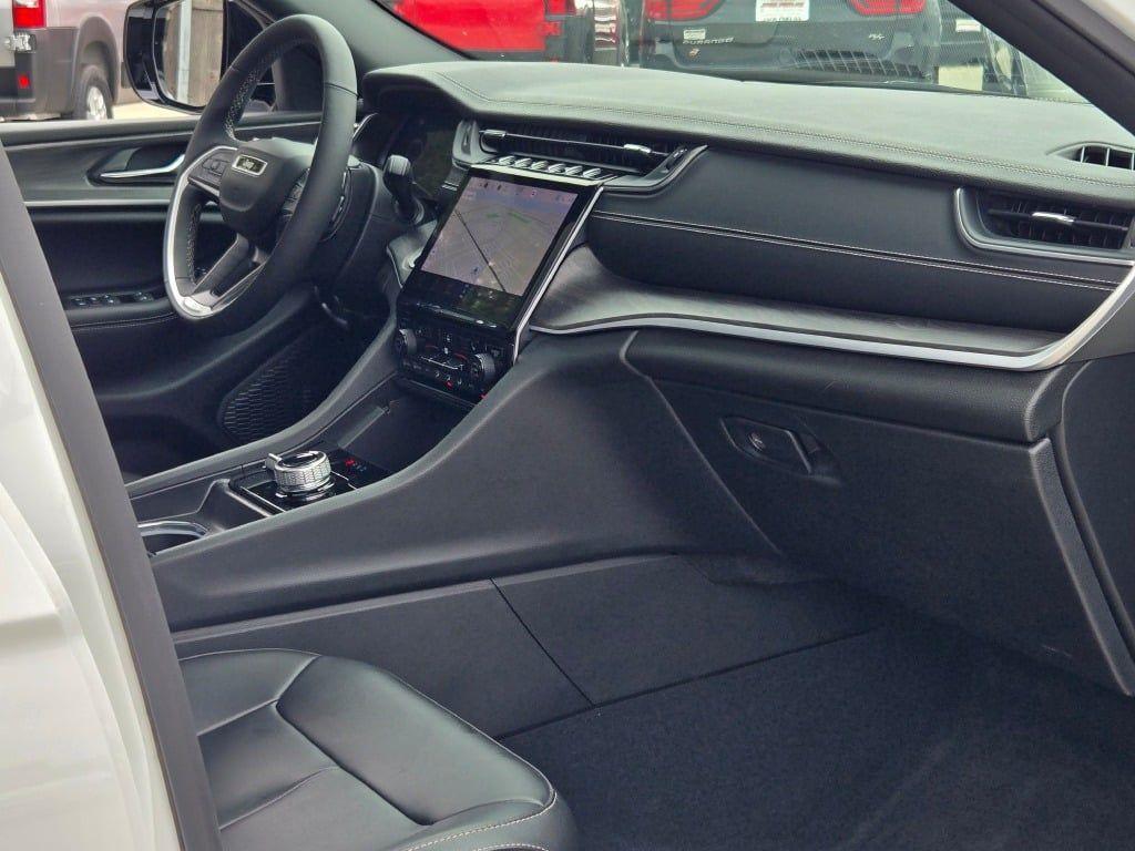 used 2024 Jeep Grand Cherokee car, priced at $38,889