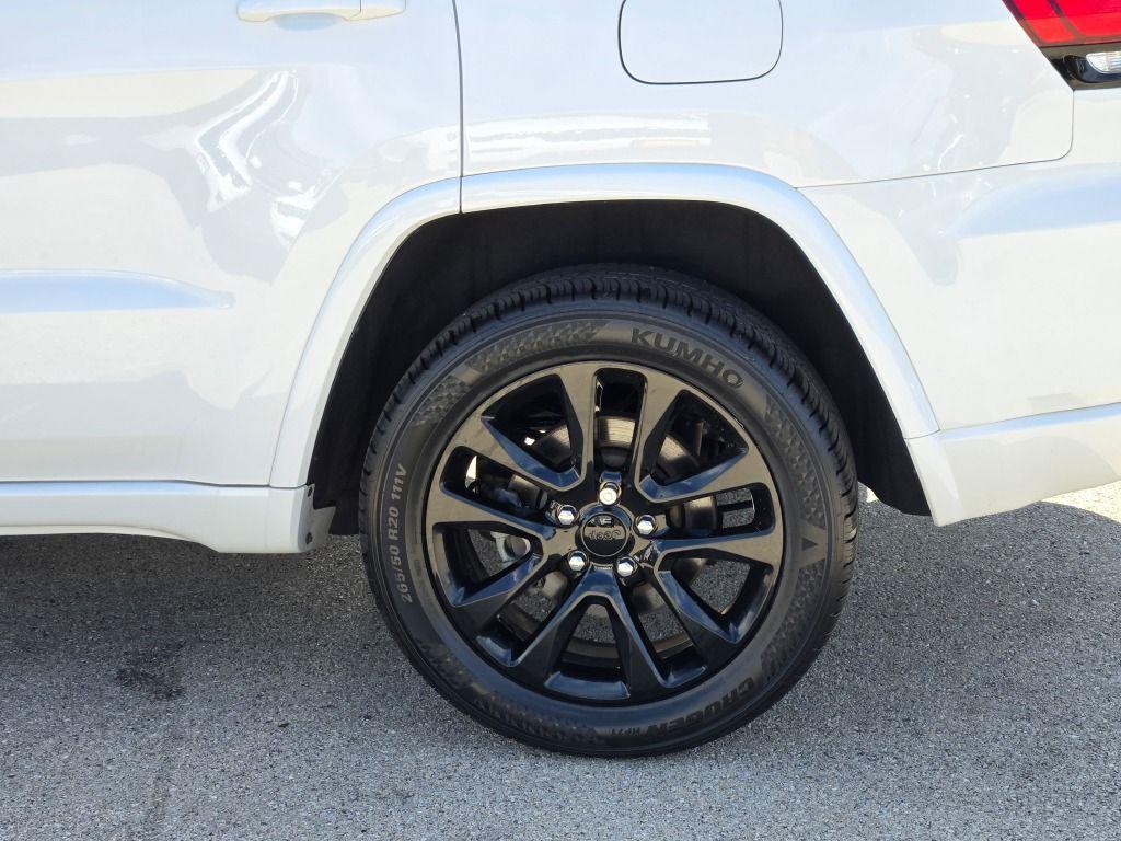 used 2022 Jeep Grand Cherokee car, priced at $28,590