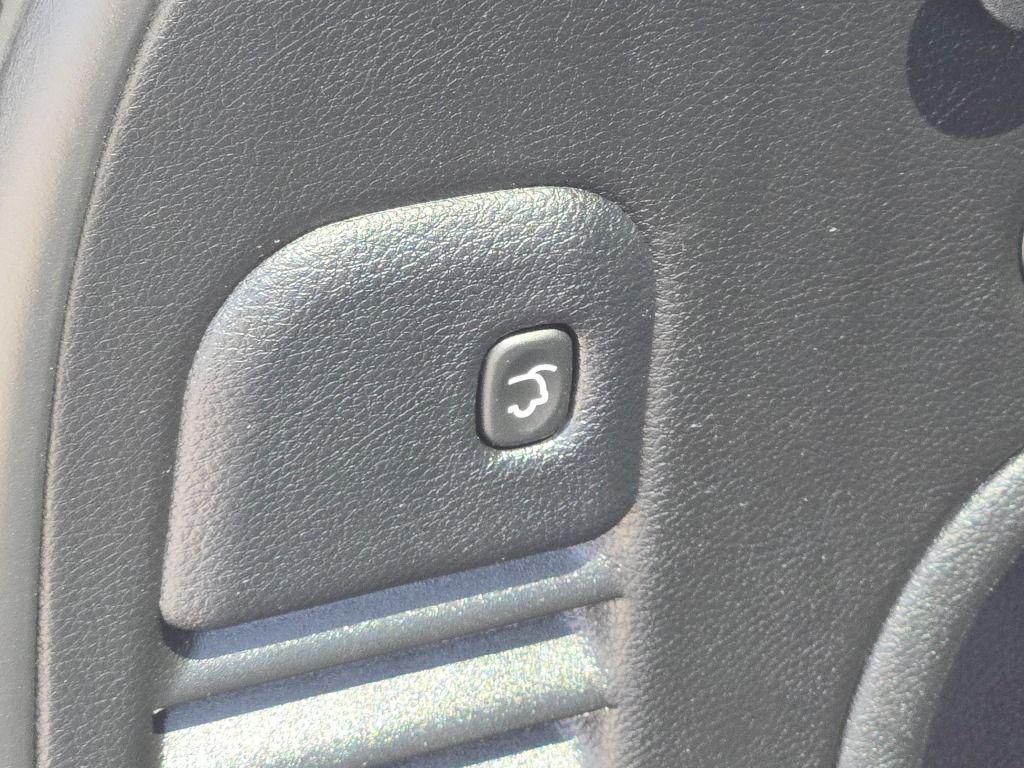 used 2022 Jeep Grand Cherokee car, priced at $28,590