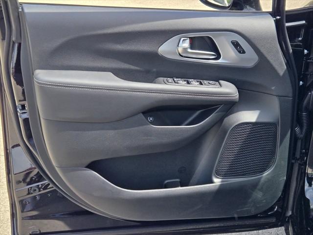 new 2025 Chrysler Pacifica Hybrid car, priced at $49,390