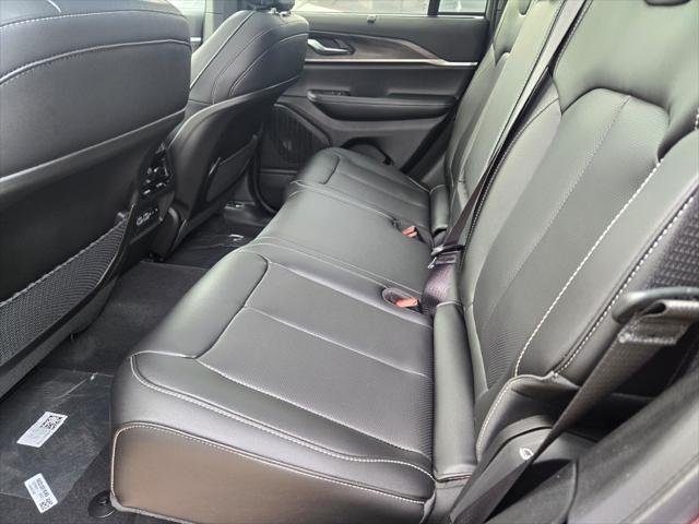 new 2025 Jeep Grand Cherokee car, priced at $49,096