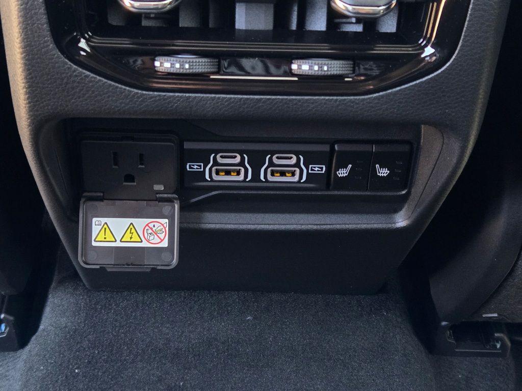 new 2025 Jeep Grand Cherokee car, priced at $44,861