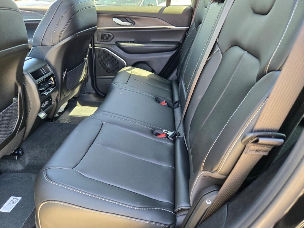 new 2025 Jeep Grand Cherokee car, priced at $45,861