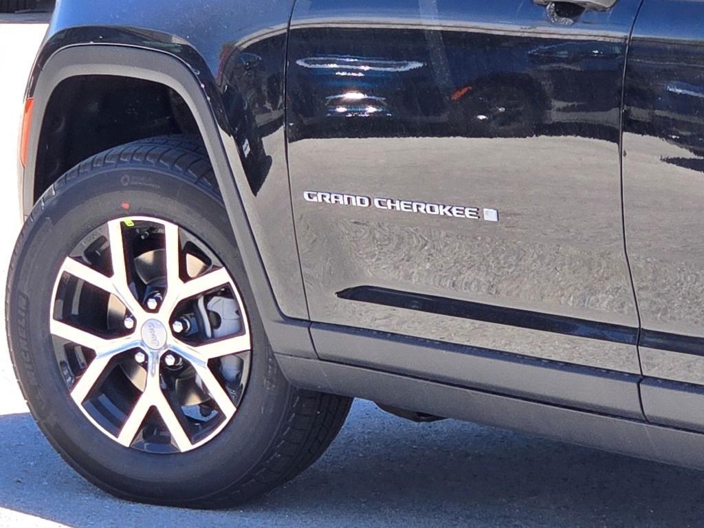 new 2025 Jeep Grand Cherokee car, priced at $45,861