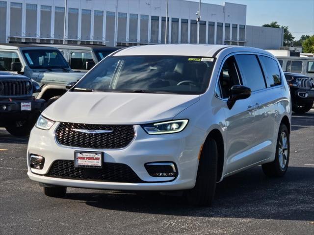 new 2025 Chrysler Pacifica car, priced at $42,201