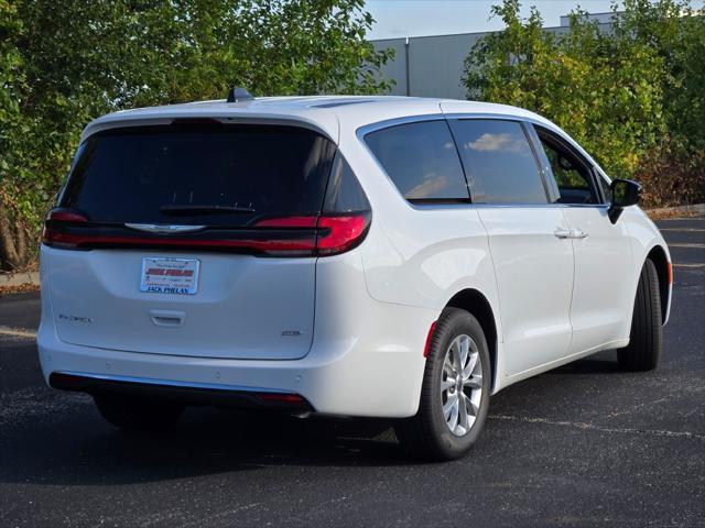 new 2025 Chrysler Pacifica car, priced at $43,701