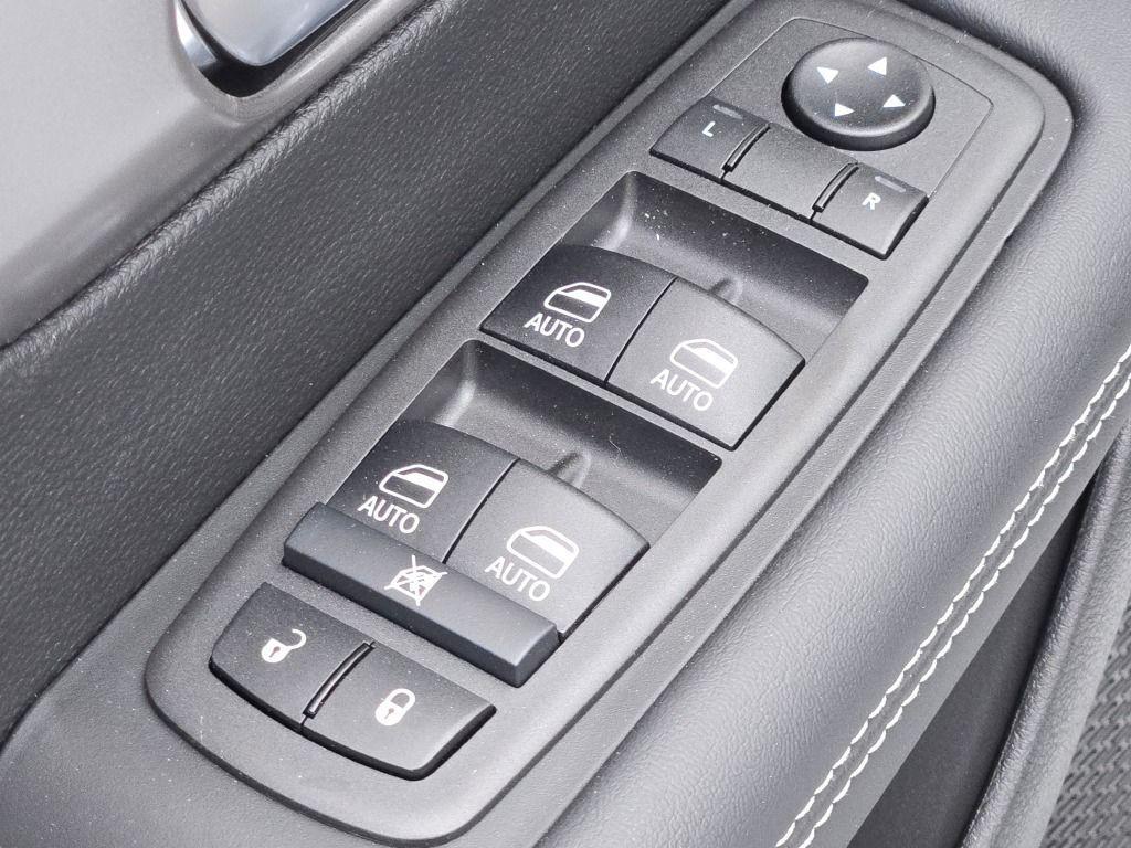 new 2025 Chrysler Pacifica car, priced at $40,984