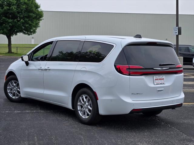 new 2025 Chrysler Pacifica car, priced at $41,532