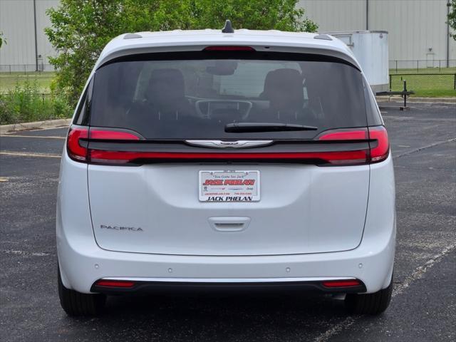 new 2025 Chrysler Pacifica car, priced at $41,532