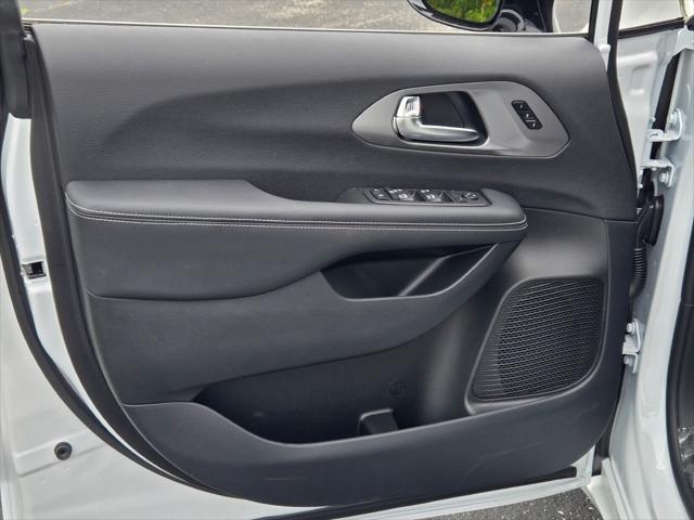 new 2025 Chrysler Pacifica car, priced at $41,532