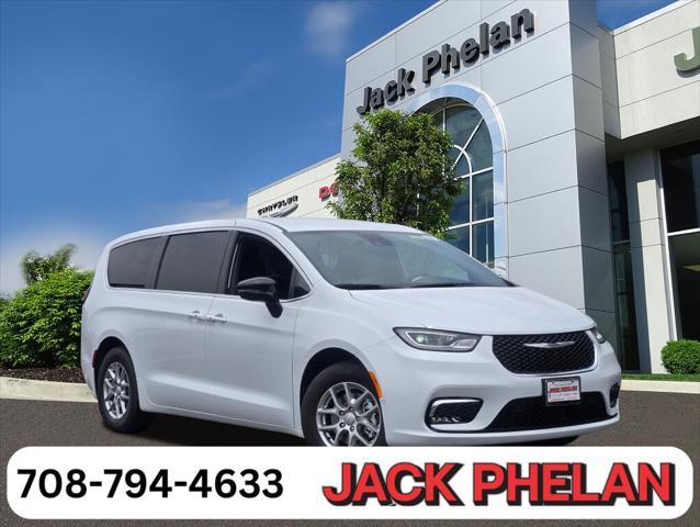 new 2025 Chrysler Pacifica car, priced at $41,532