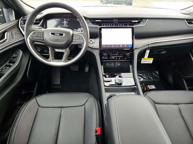 new 2025 Jeep Grand Cherokee car, priced at $45,921