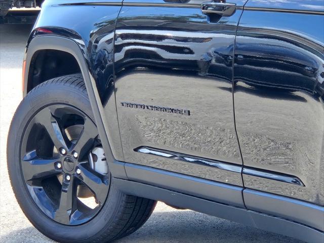 new 2025 Jeep Grand Cherokee car, priced at $49,296