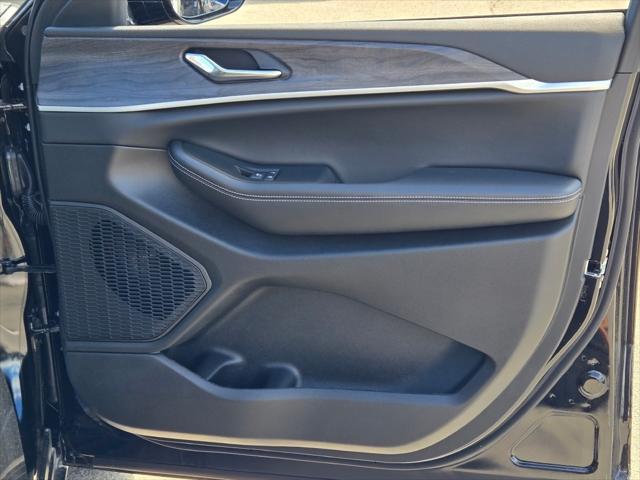 new 2025 Jeep Grand Cherokee car, priced at $49,296