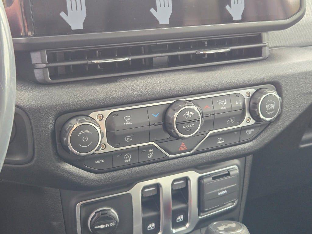 new 2025 Jeep Wrangler car, priced at $38,460