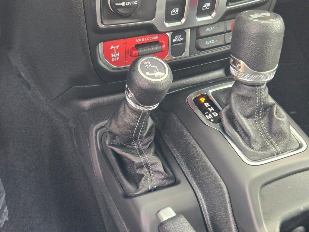 new 2025 Jeep Wrangler car, priced at $38,460