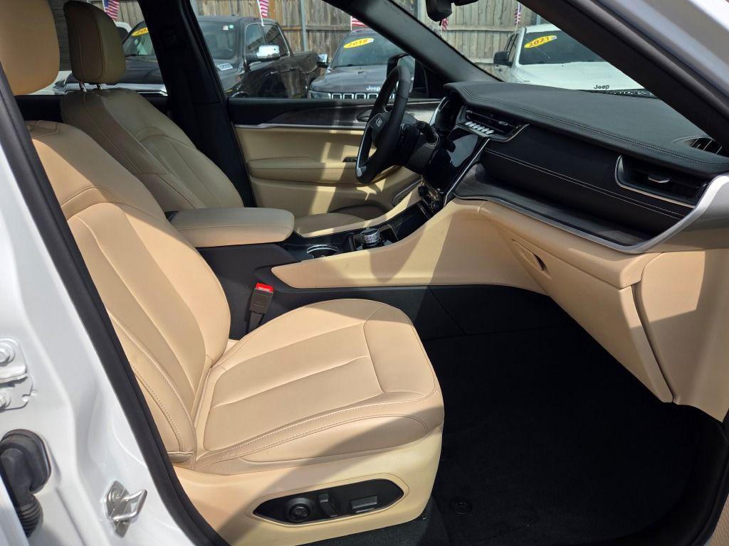 used 2024 Jeep Grand Cherokee car, priced at $38,533