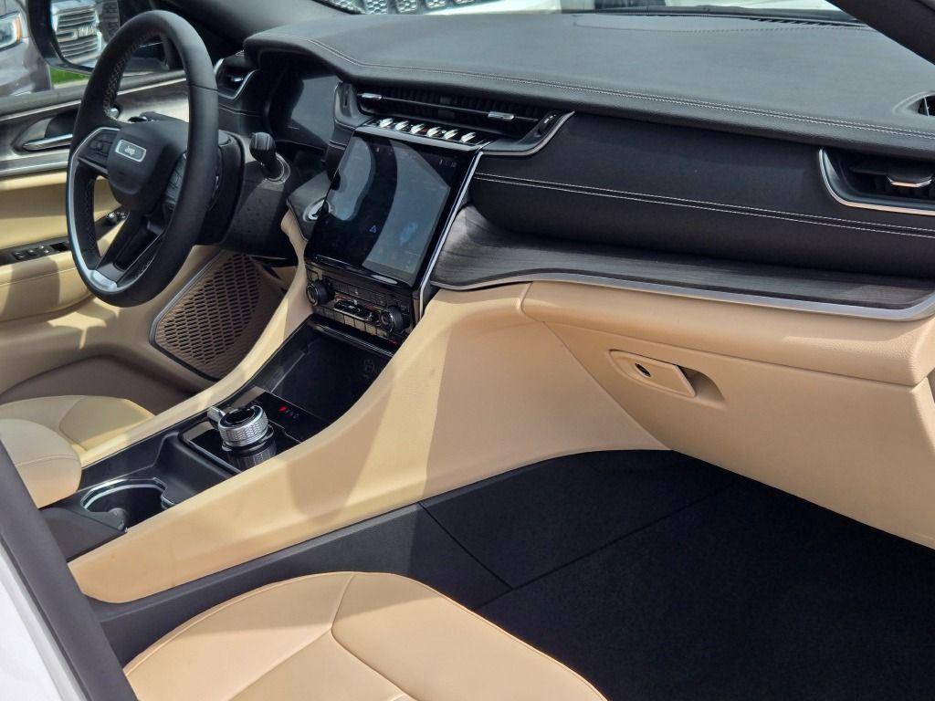 used 2024 Jeep Grand Cherokee car, priced at $38,533