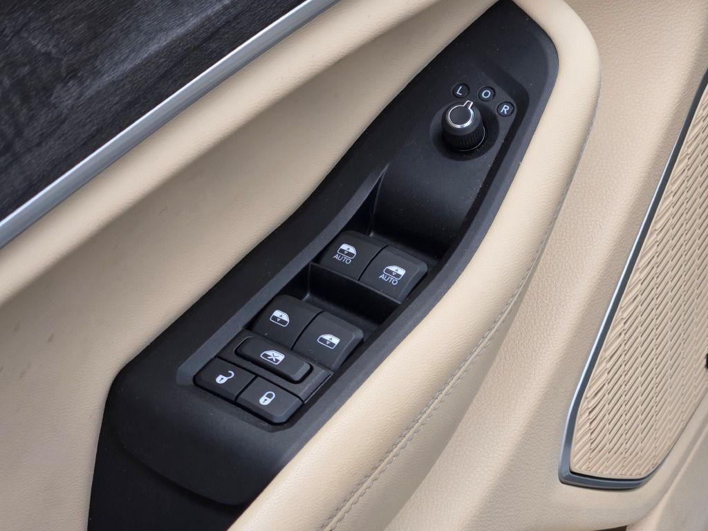 used 2024 Jeep Grand Cherokee car, priced at $38,533