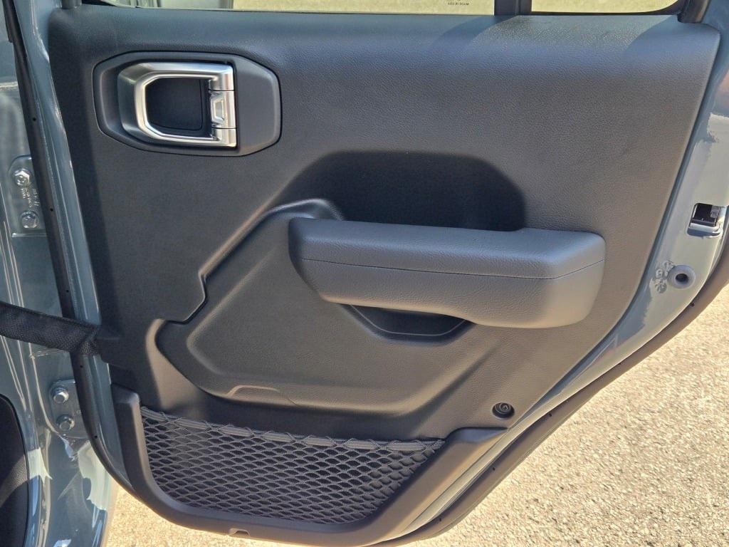 new 2025 Jeep Wrangler car, priced at $45,018