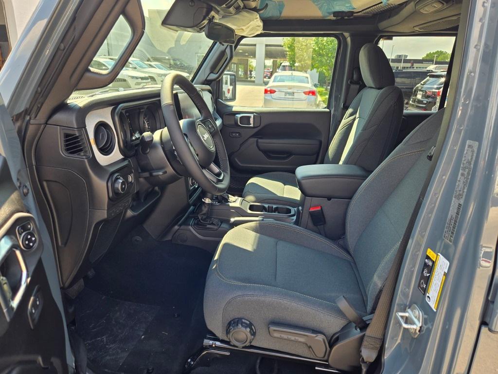 new 2025 Jeep Wrangler car, priced at $45,018