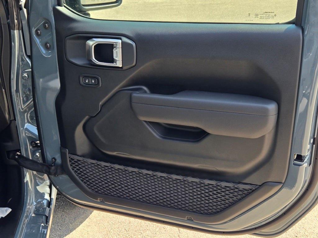 new 2025 Jeep Wrangler car, priced at $45,018