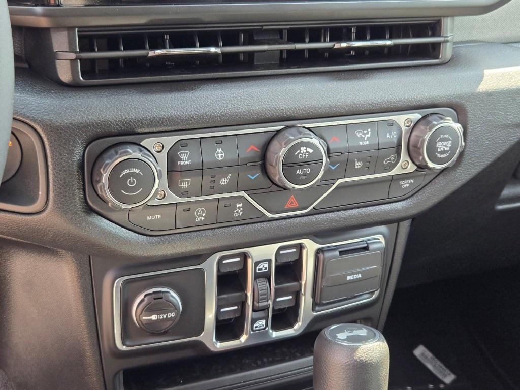 new 2025 Jeep Wrangler car, priced at $45,018
