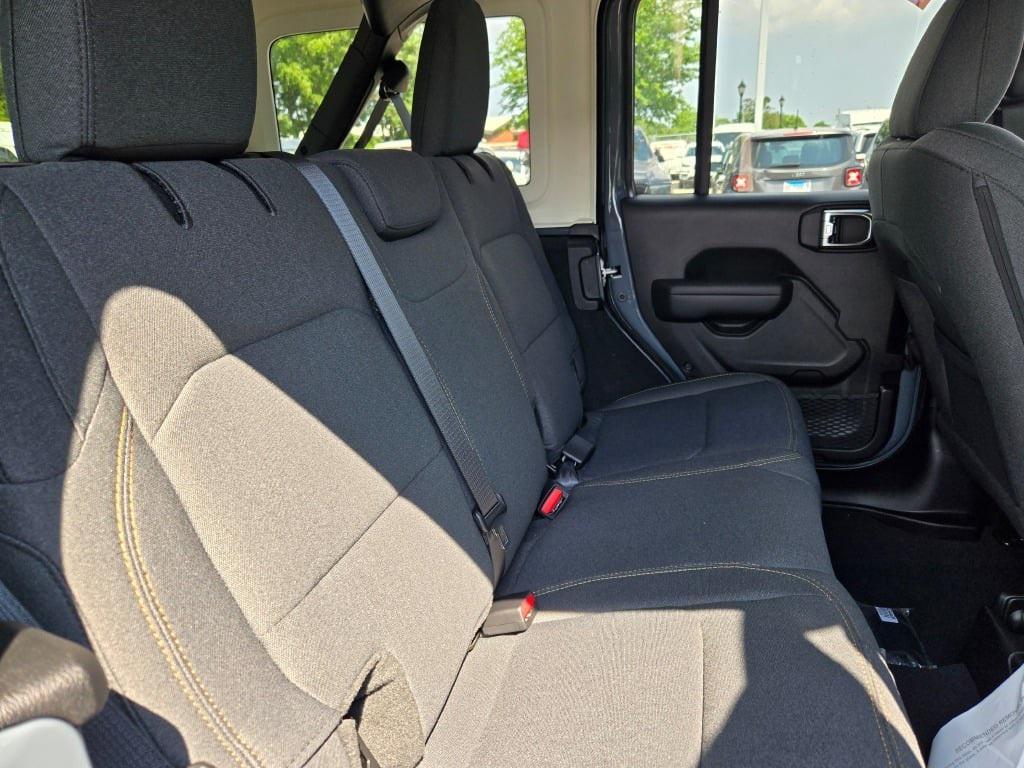 new 2025 Jeep Wrangler car, priced at $45,018