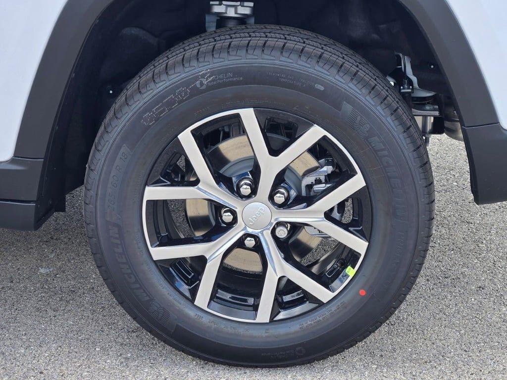 new 2025 Jeep Grand Cherokee car, priced at $40,089