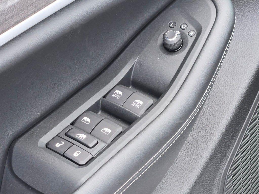 new 2025 Jeep Grand Cherokee car, priced at $40,089